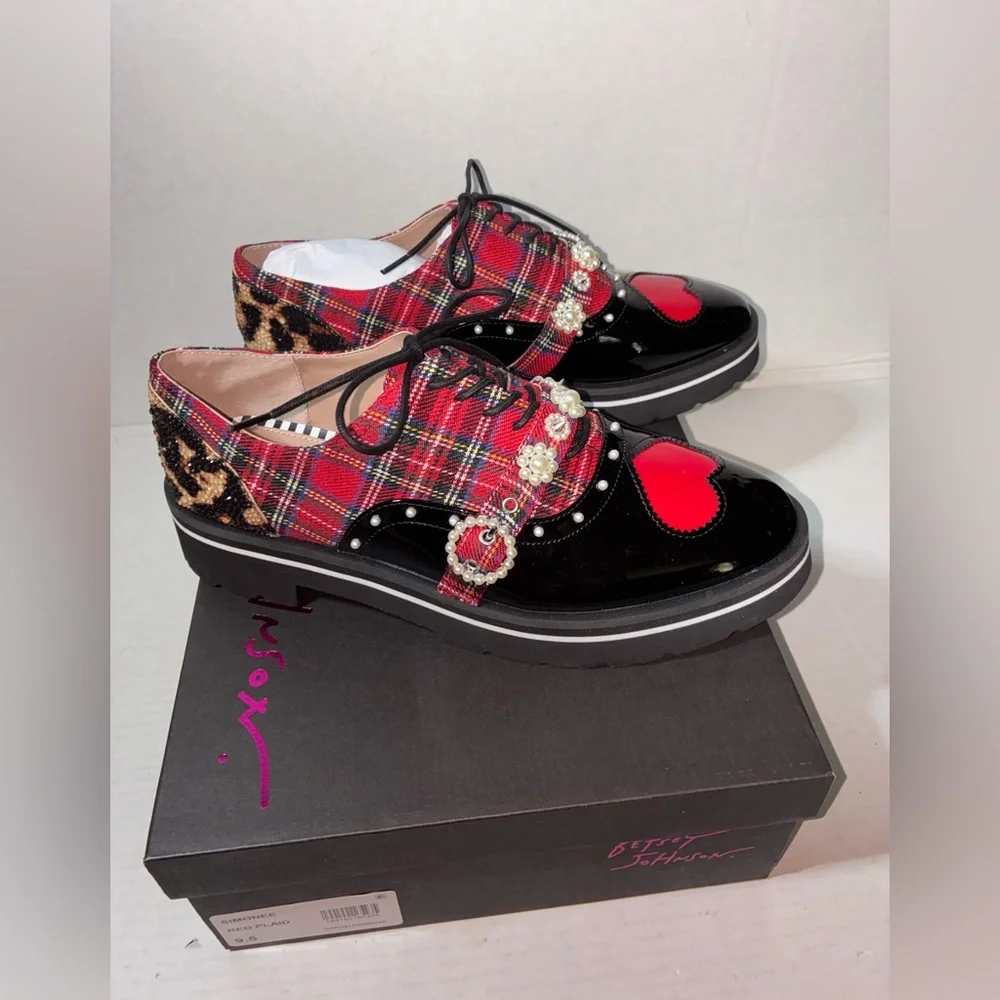 NIB Betsey Johnson Simonee Red Plaid Embellished Lace Up Oxford Loafers Size 9.5 - Picture 6 of 7